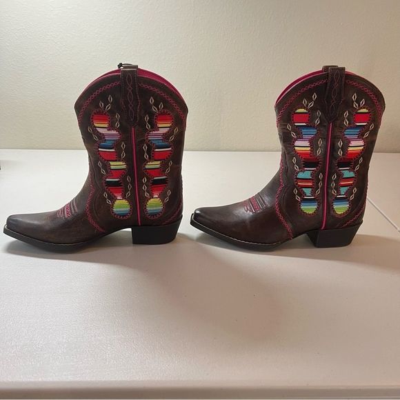 Ariat NWT Kids Boot Desert Diva size 4. - Picture 1 of 8